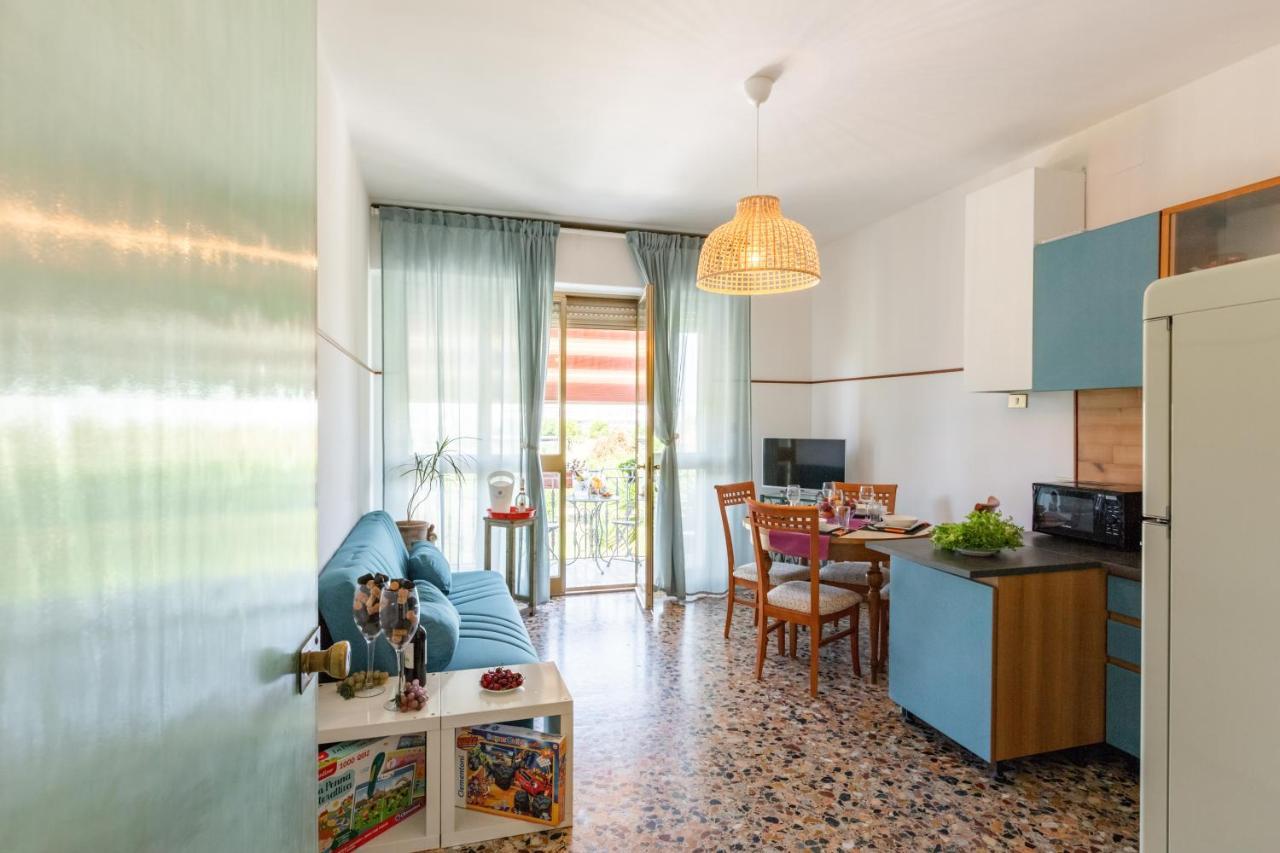 Green House Near Station And Airport Appartement