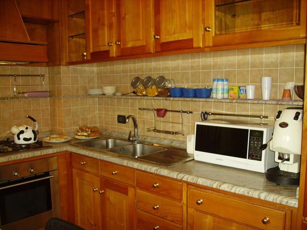 La Voliera Bed & Breakfast Bed & Breakfast