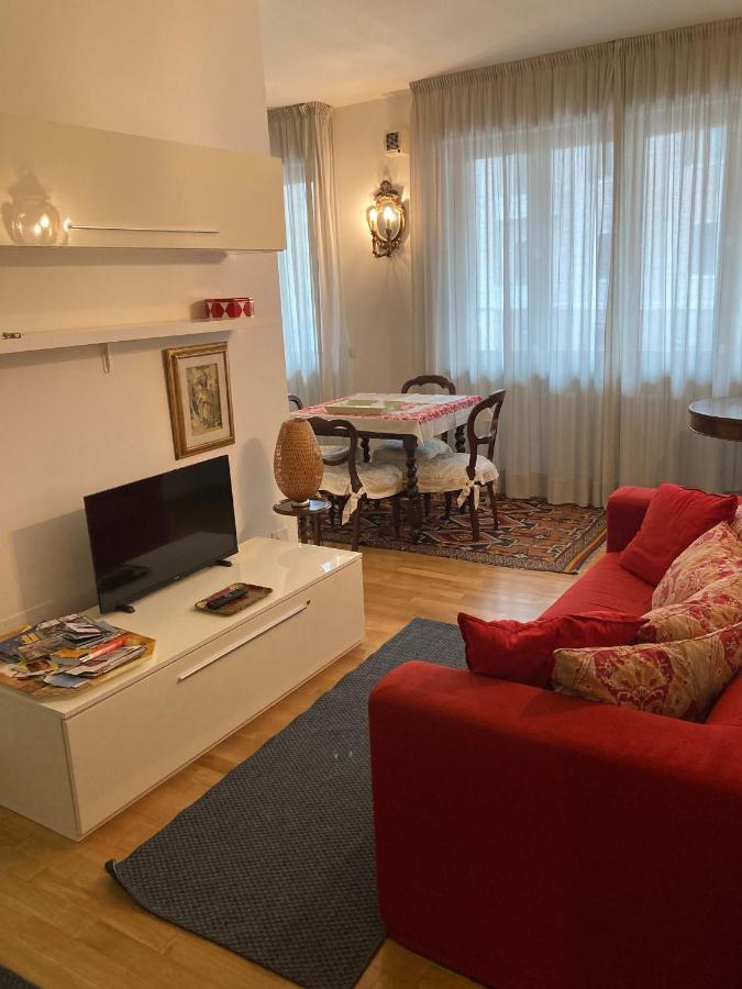 Beautiful New Apartment, Near Torre Di