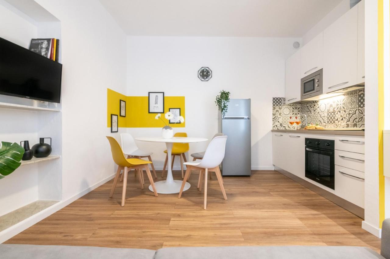 Smart Family In Appartement