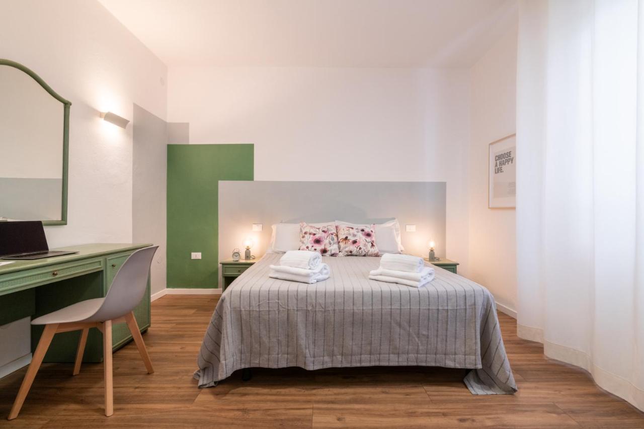 Smart Family In Appartement