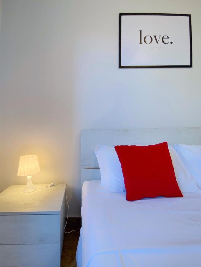 Comodo E Confortevole Nel Cuore Pulsante Di Apartamento