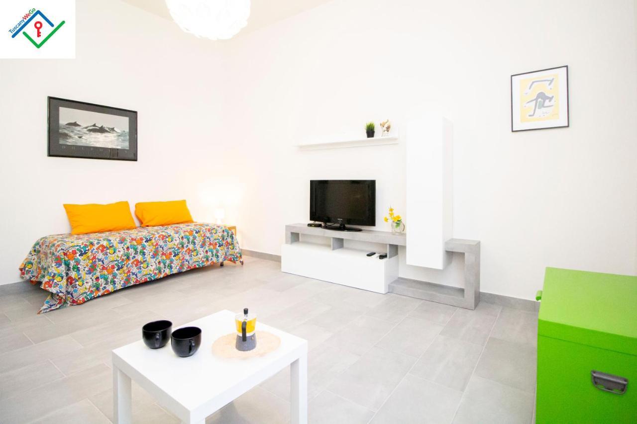 Les House - 2 By Tuscanywego *