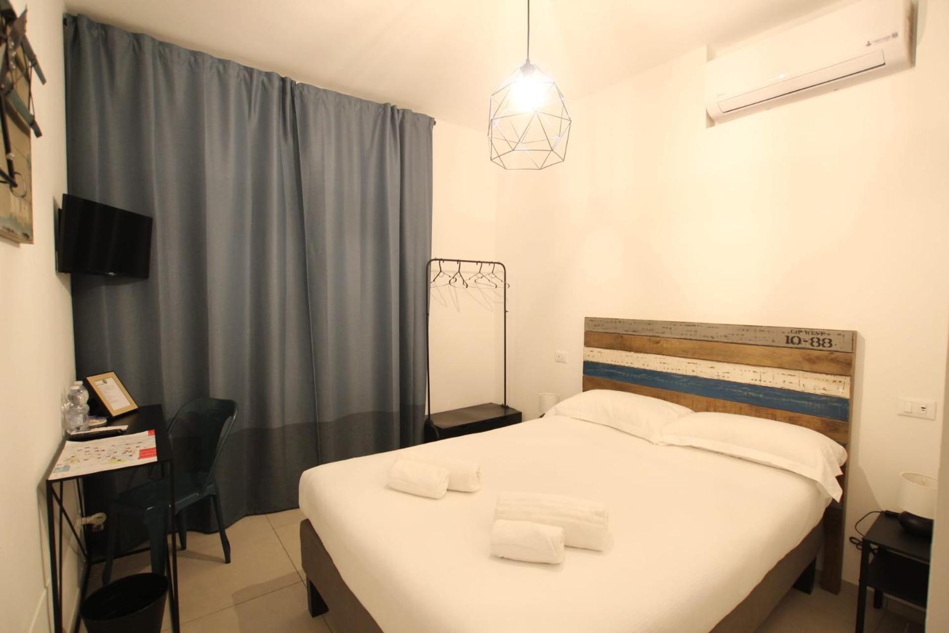 Bed & Breakfast Travel