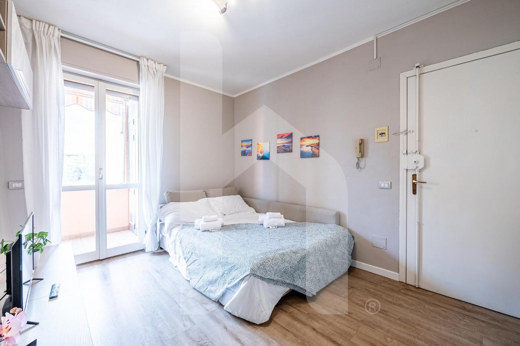 Apartment Homiday- Free Parking - Design Flat - Ospedale Cisanello
