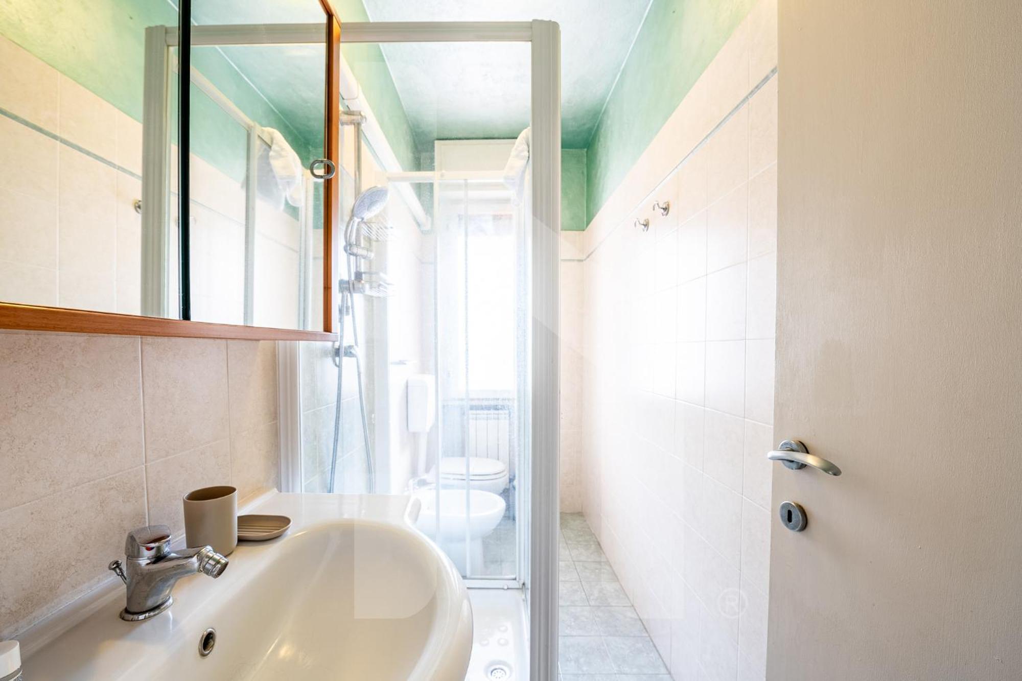 Apartment Homiday- Free Parking - Design Flat - Ospedale Cisanello