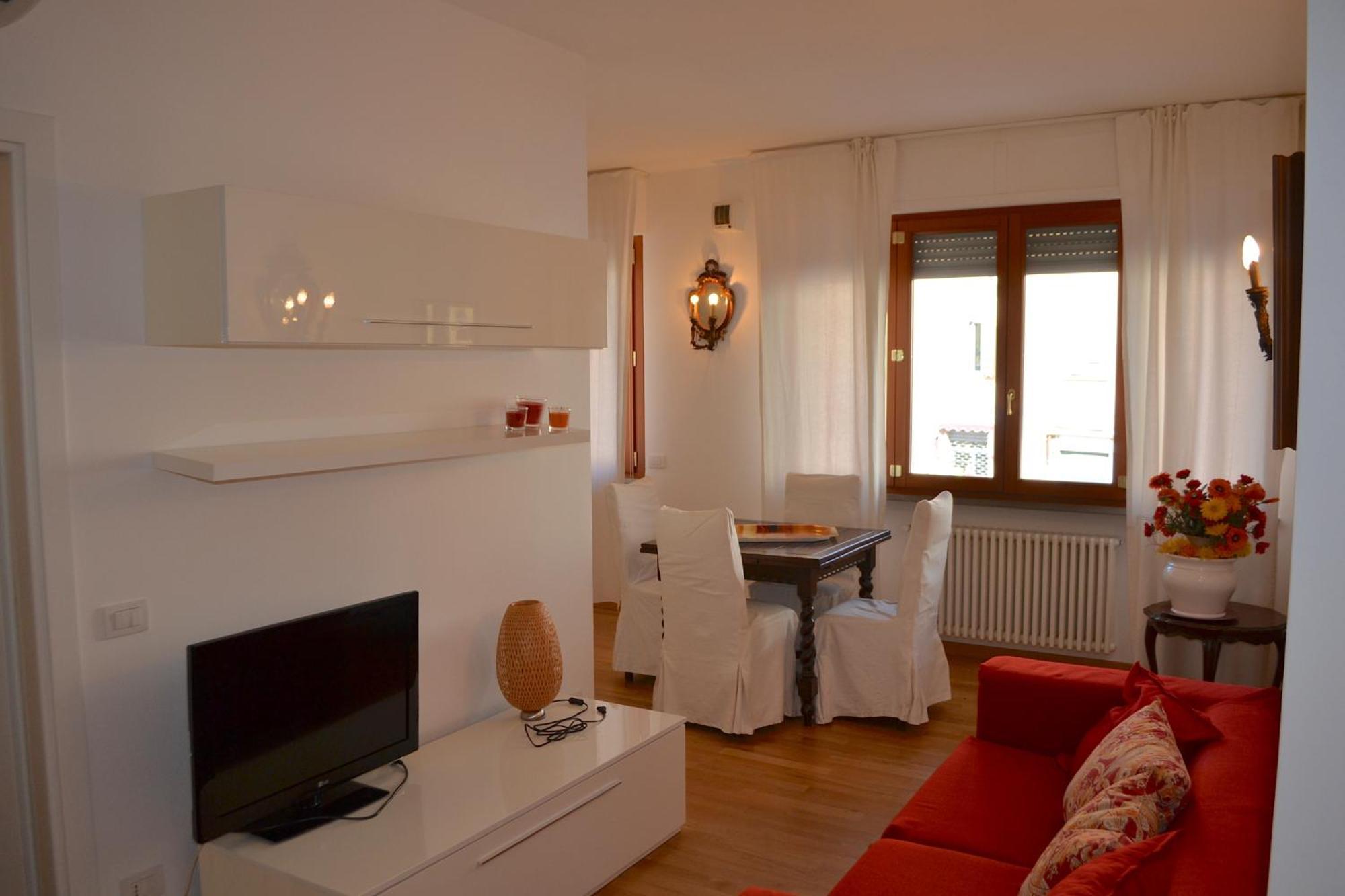 Apartment Beautiful New Apartment, Near Torre Di *