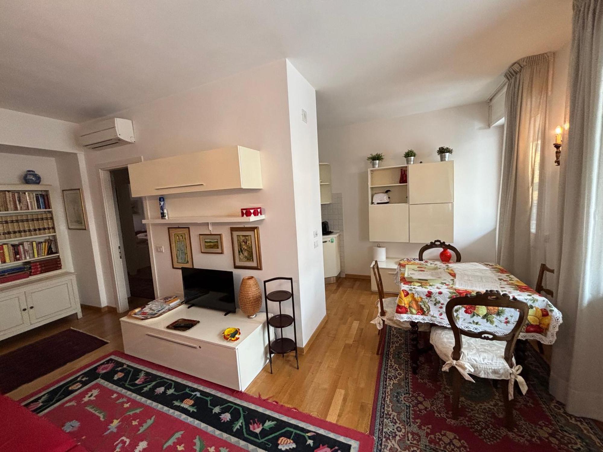 Beautiful New Apartment, Near Torre Di