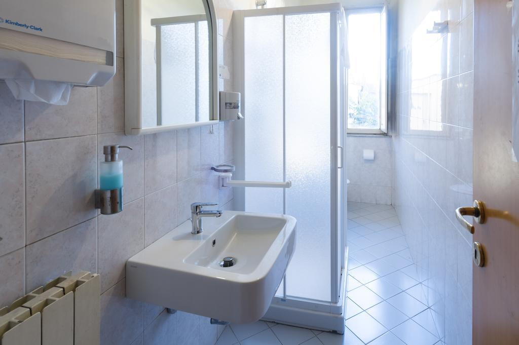 Moderno Khách sạn 2*