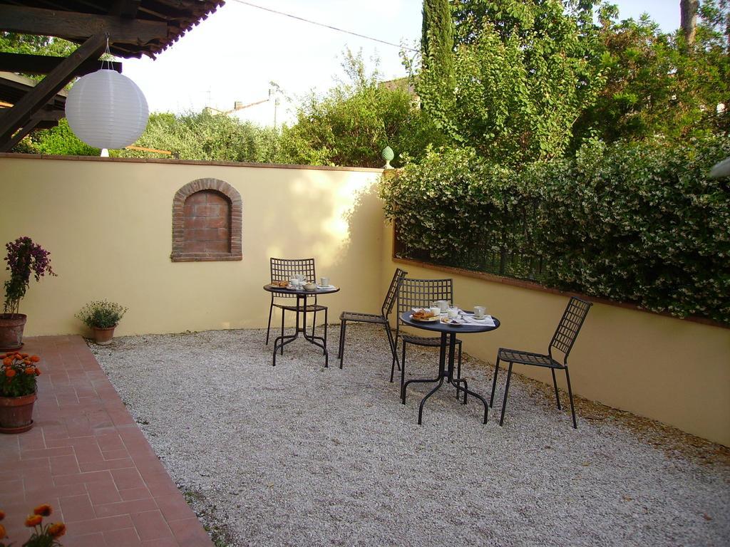 La Voliera Bed & Breakfast Bed & Breakfast *