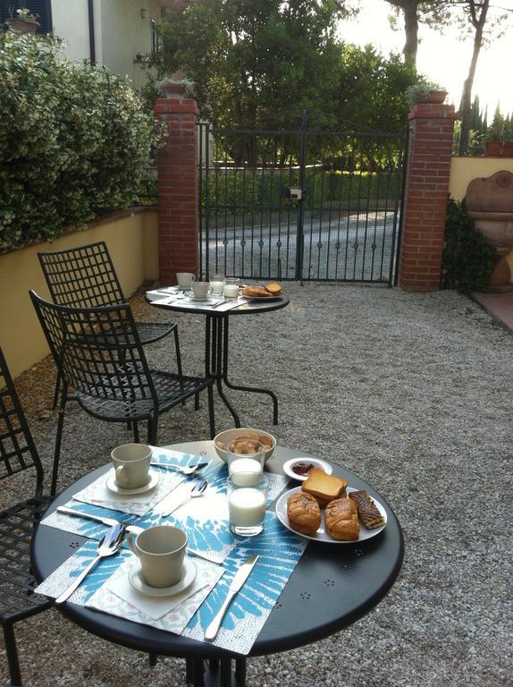 Bed & Breakfast La Voliera Bed & Breakfast Pisa
