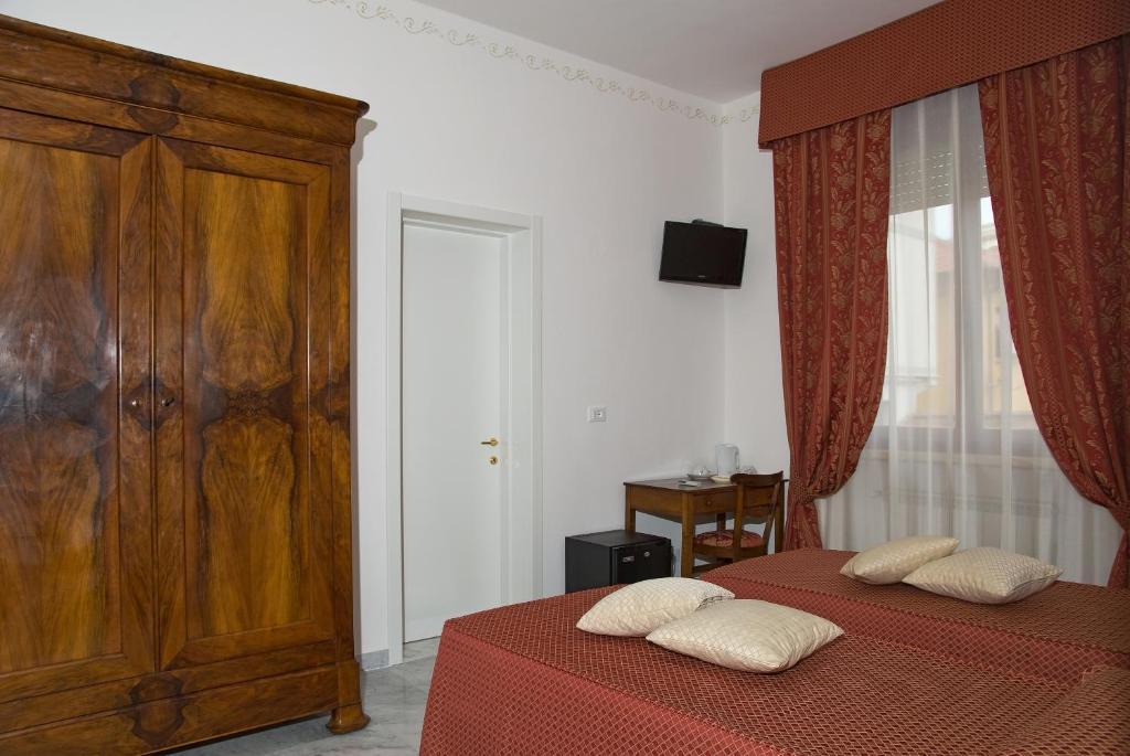 Lady Rose Bed & Breakfast