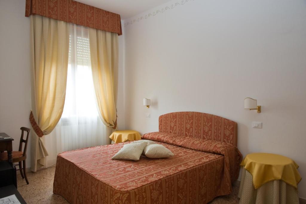 Bed & Breakfast Lady Rose 2*