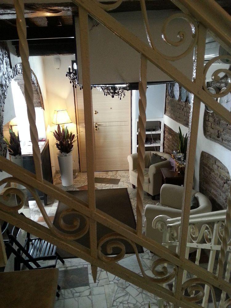 Mazzini 16 Downtown