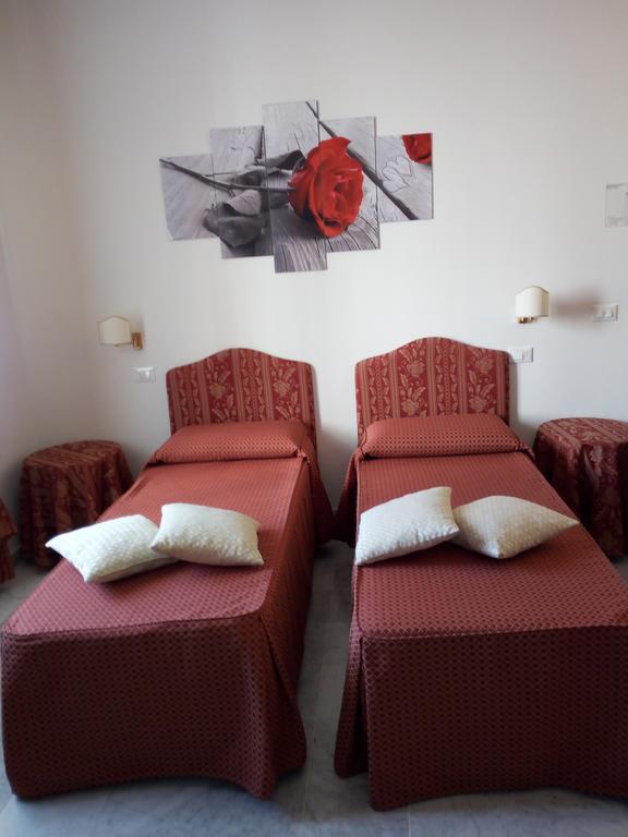 Lady Rose Bed & Breakfast Pisa