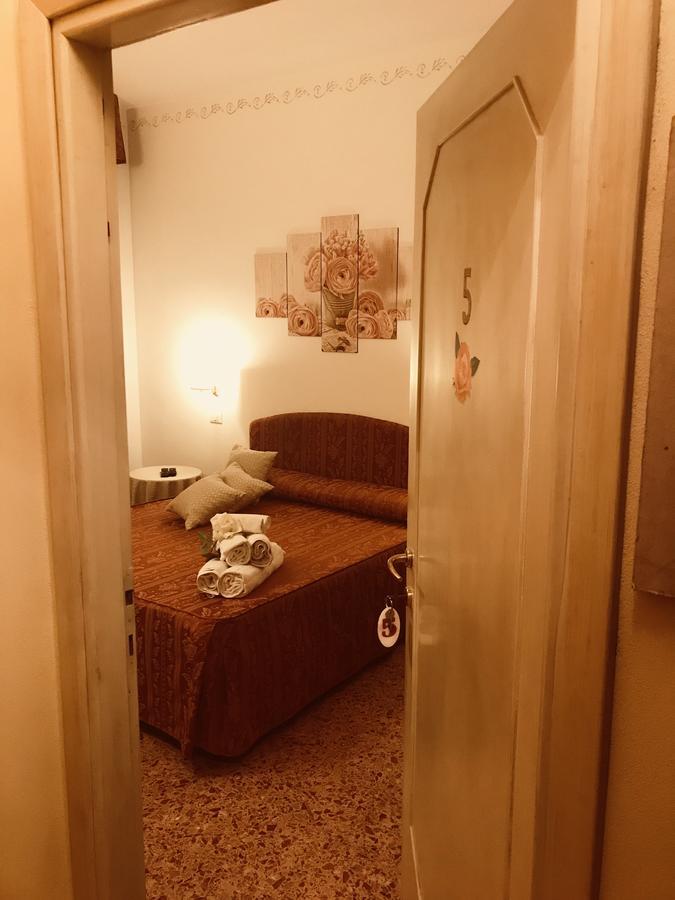 Lady Rose Bed & Breakfast
