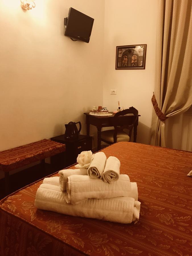 Lady Rose Bed & Breakfast Pisa