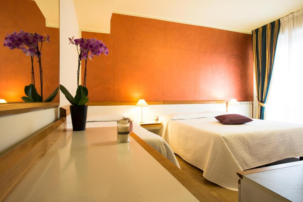 Roma Hotel 3*