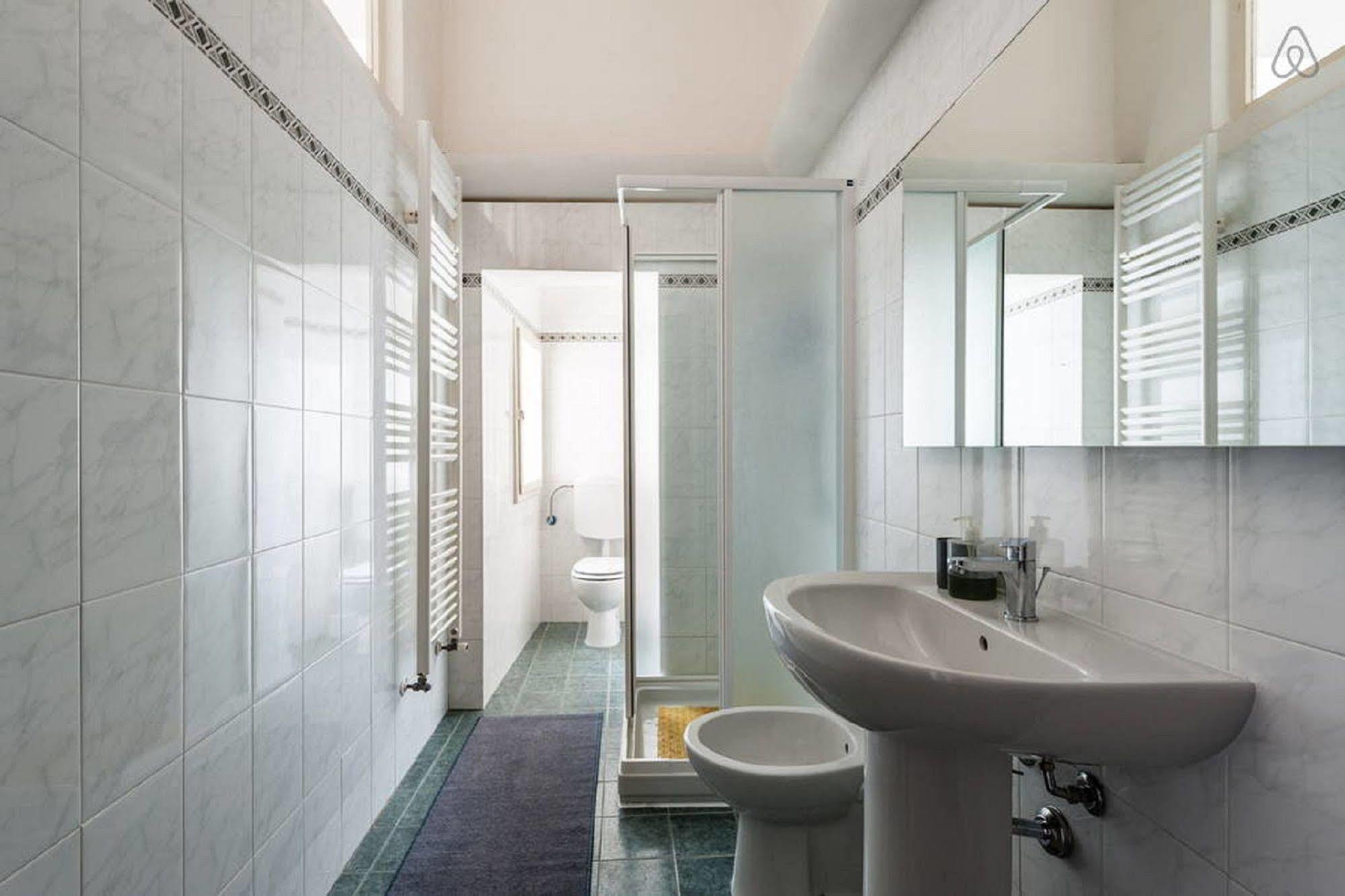 Inner City Apartment *