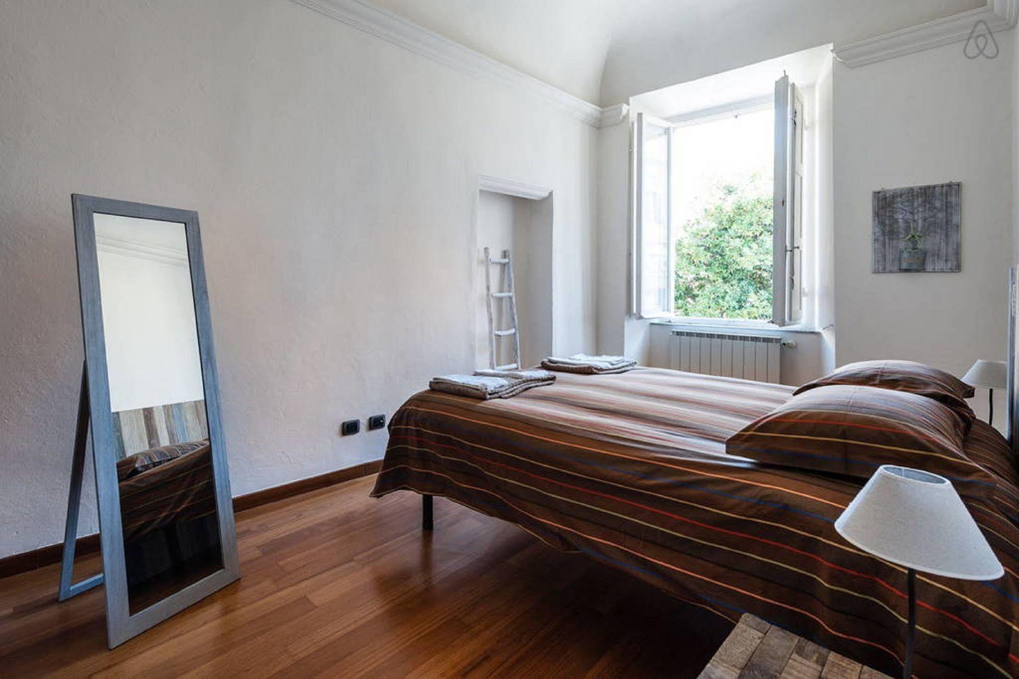 Inner City Apartment Pisa