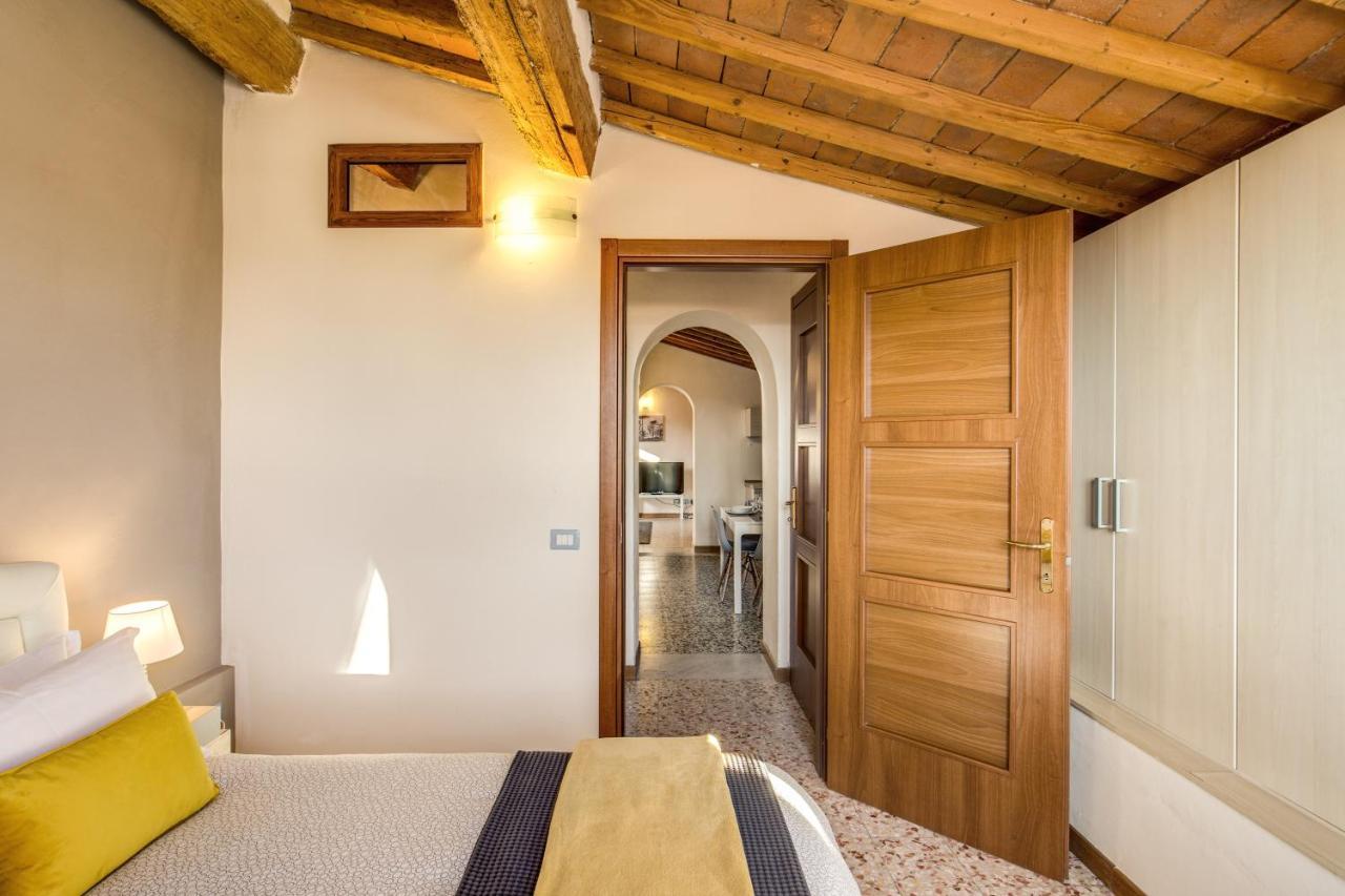Aweshomeitaly - Lungarno Bellavista Penthouse Apartment