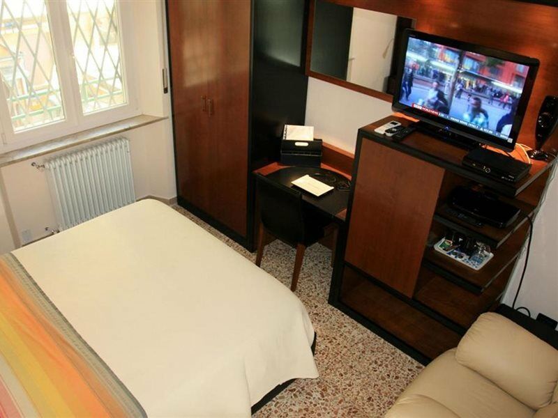 Bed & Breakfast Tuscany Gallery Pisa
