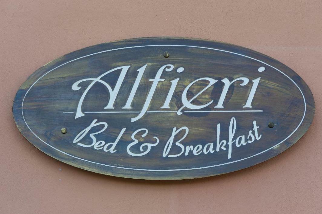 Acomodação com café da manhã  Alfieri