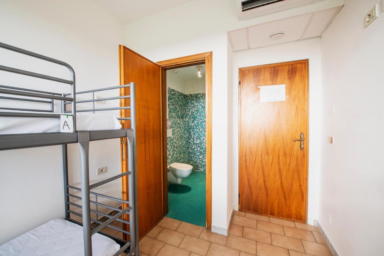 Safestay Hostel *